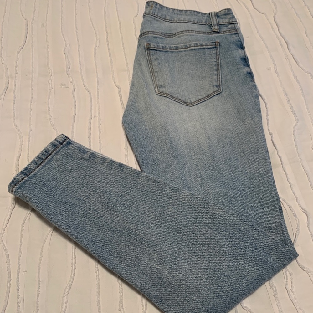 Size 5. No stretch.